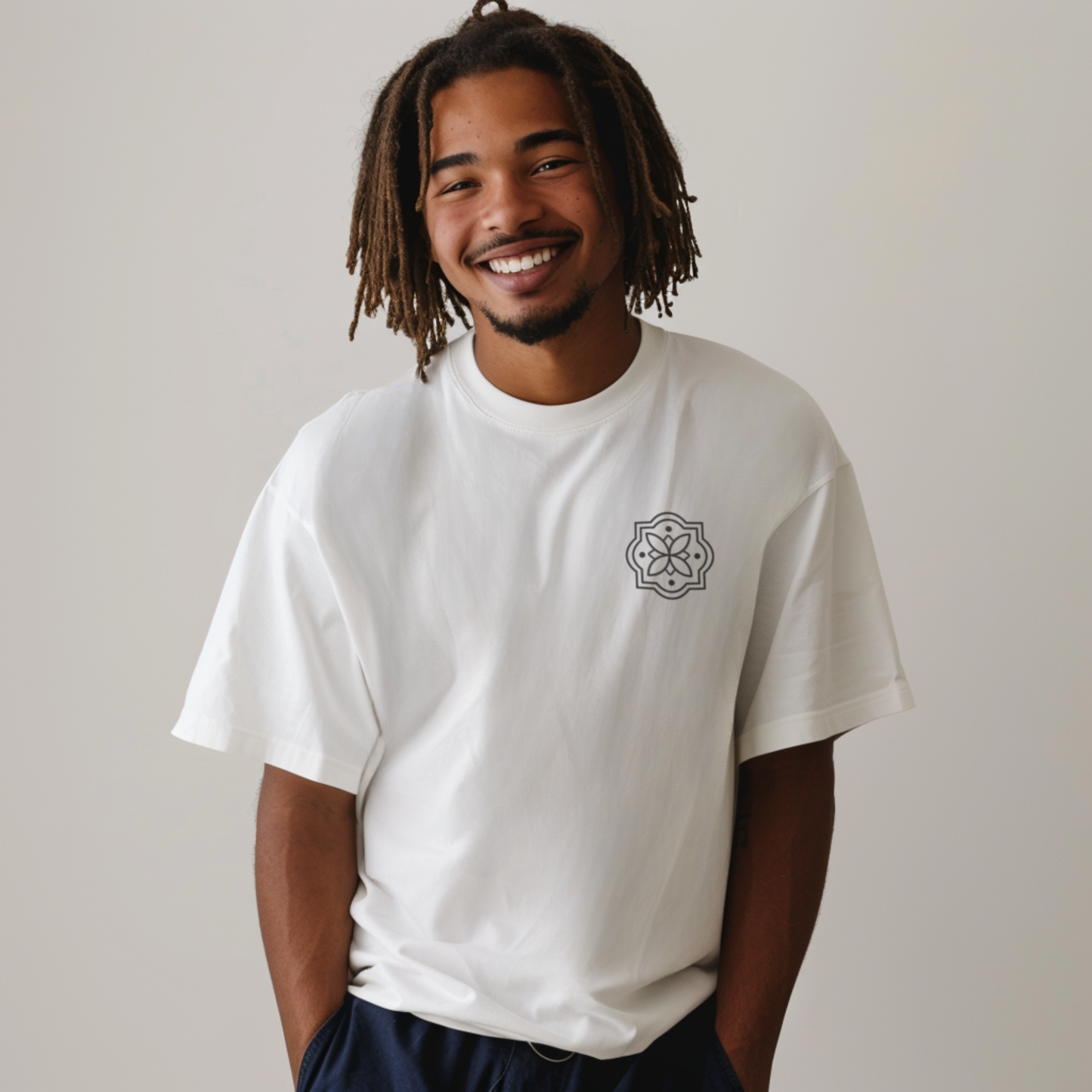 Signature Tee - small logo - White