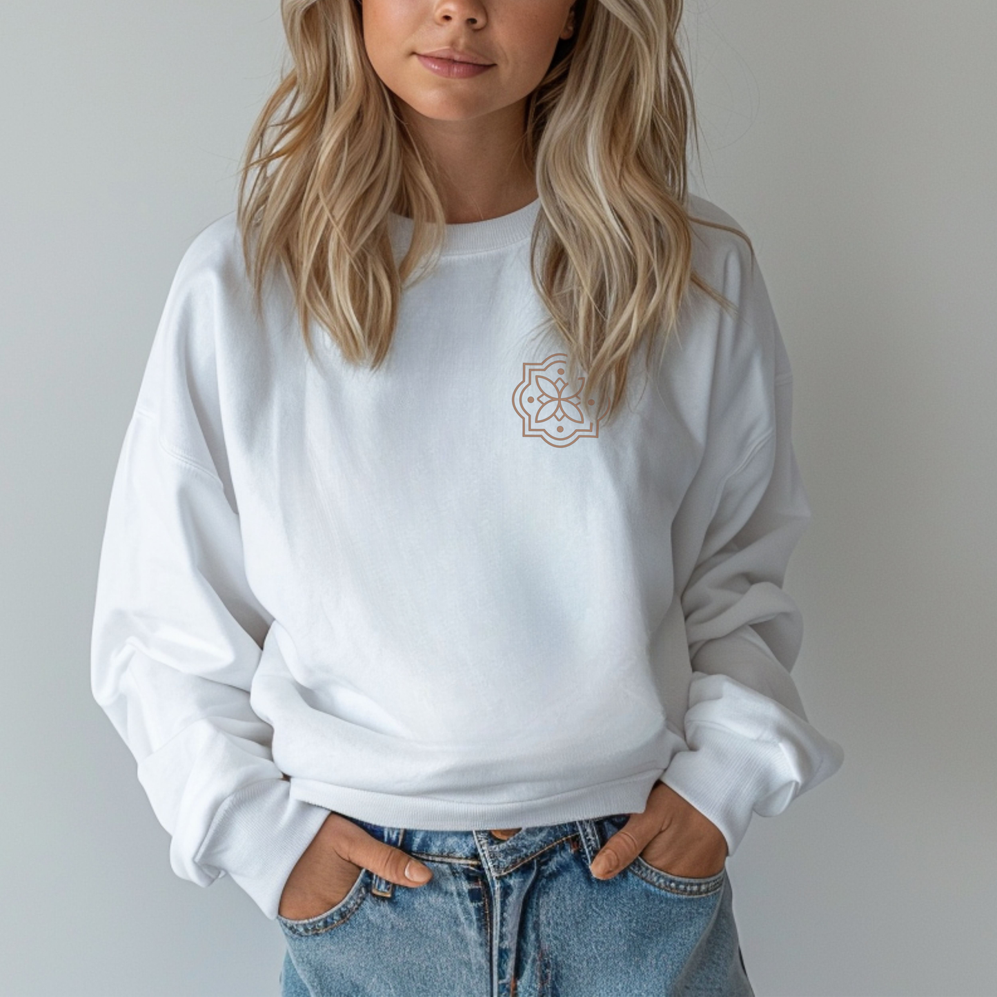 Signature Jumper - small logo - White